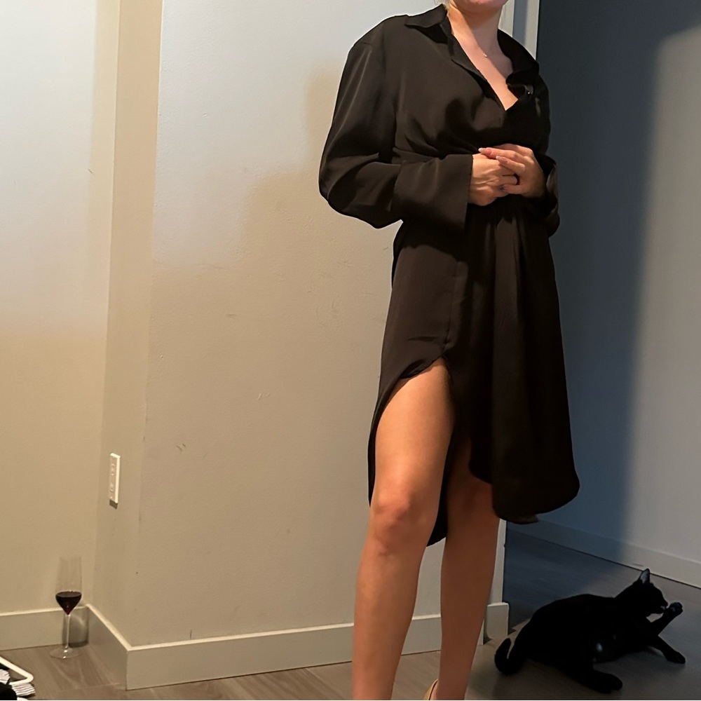 Purchased: Nordstrom Model Avg. Size 2 (small) Height of model: 5’4 weight: 110